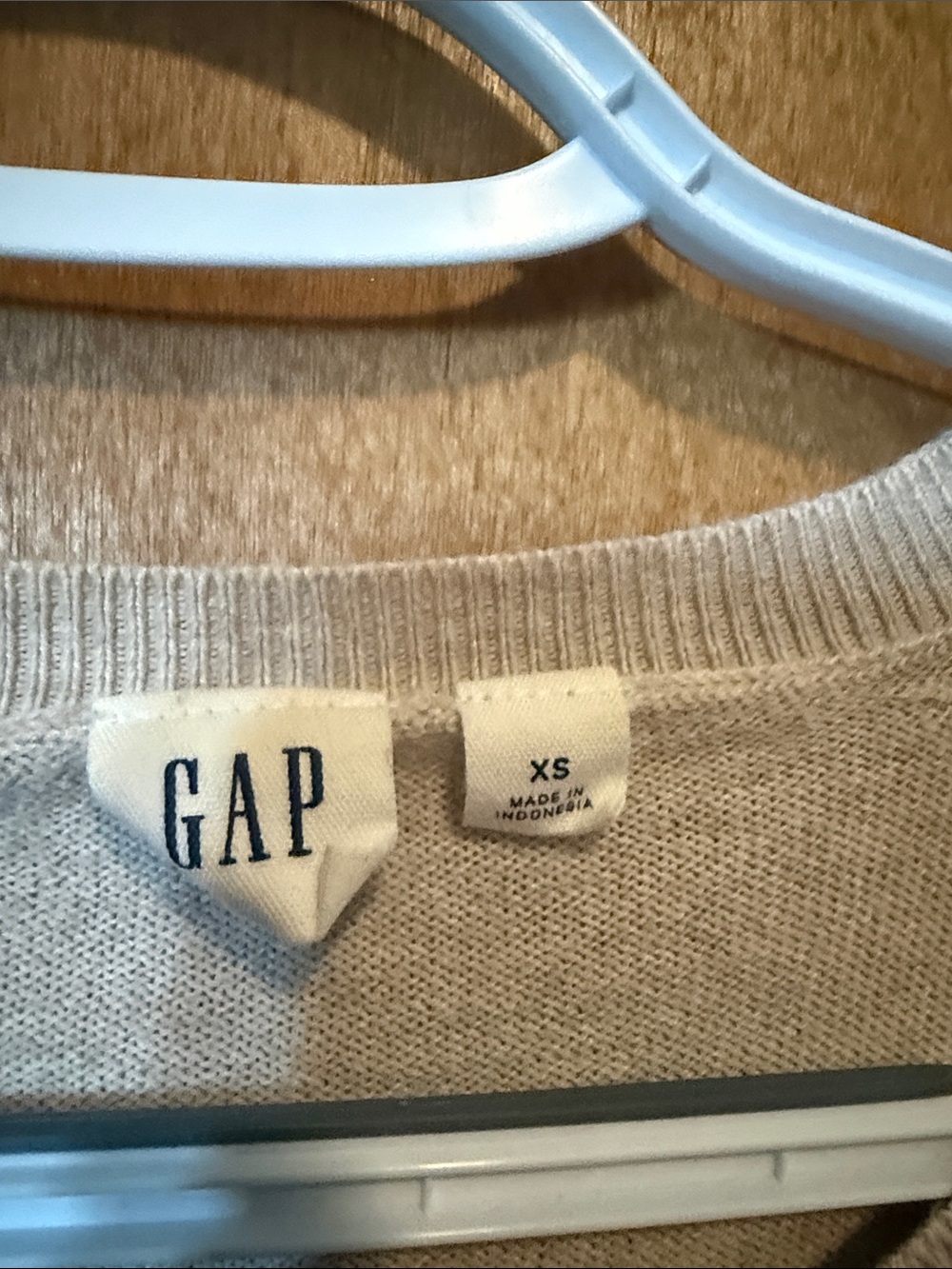 GAP Neutral Light Tan Crewneck Cardigan - Picture 3 of 3